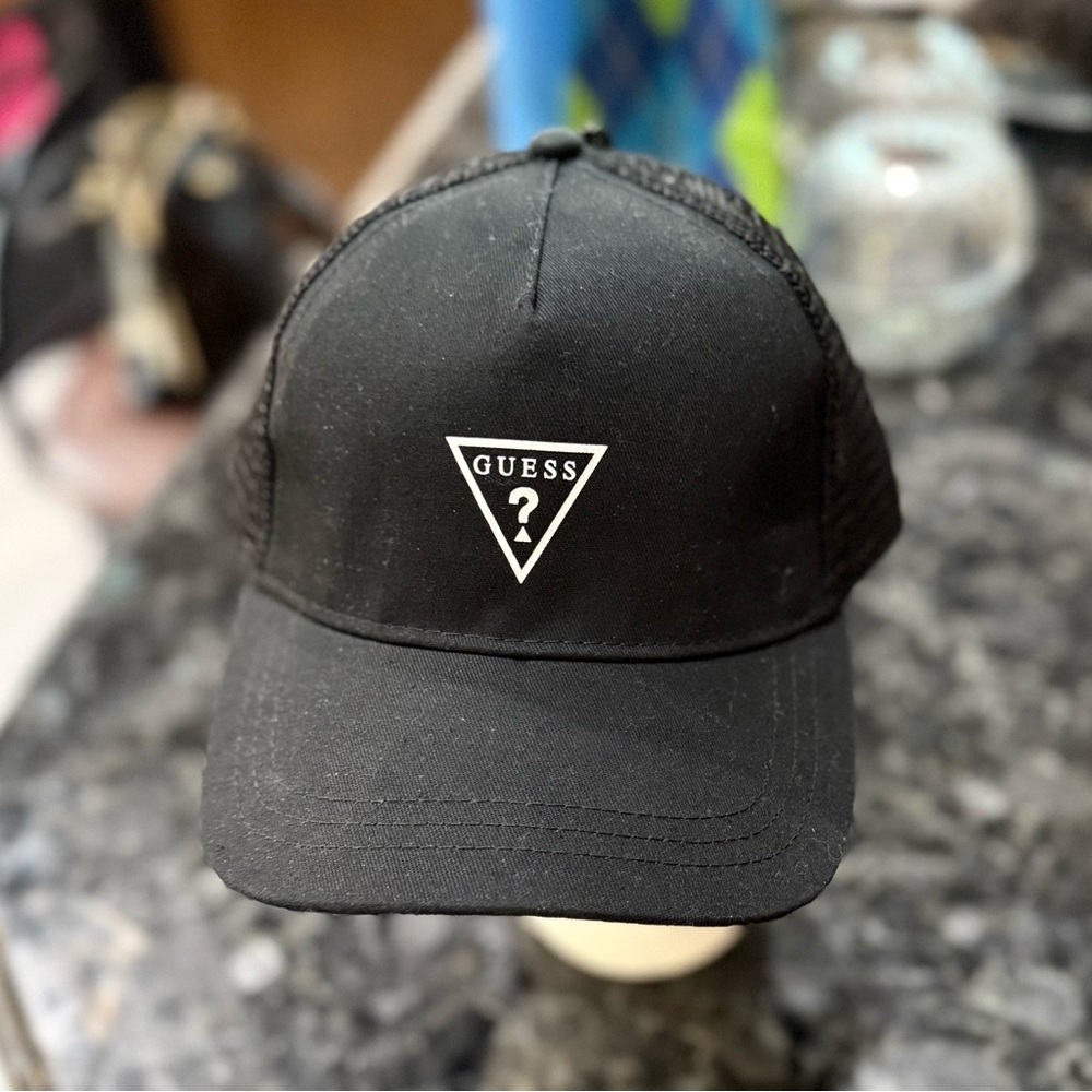 Guess trucker baseball cap. NWT Black with white lettering on front - Picture 12 of 15